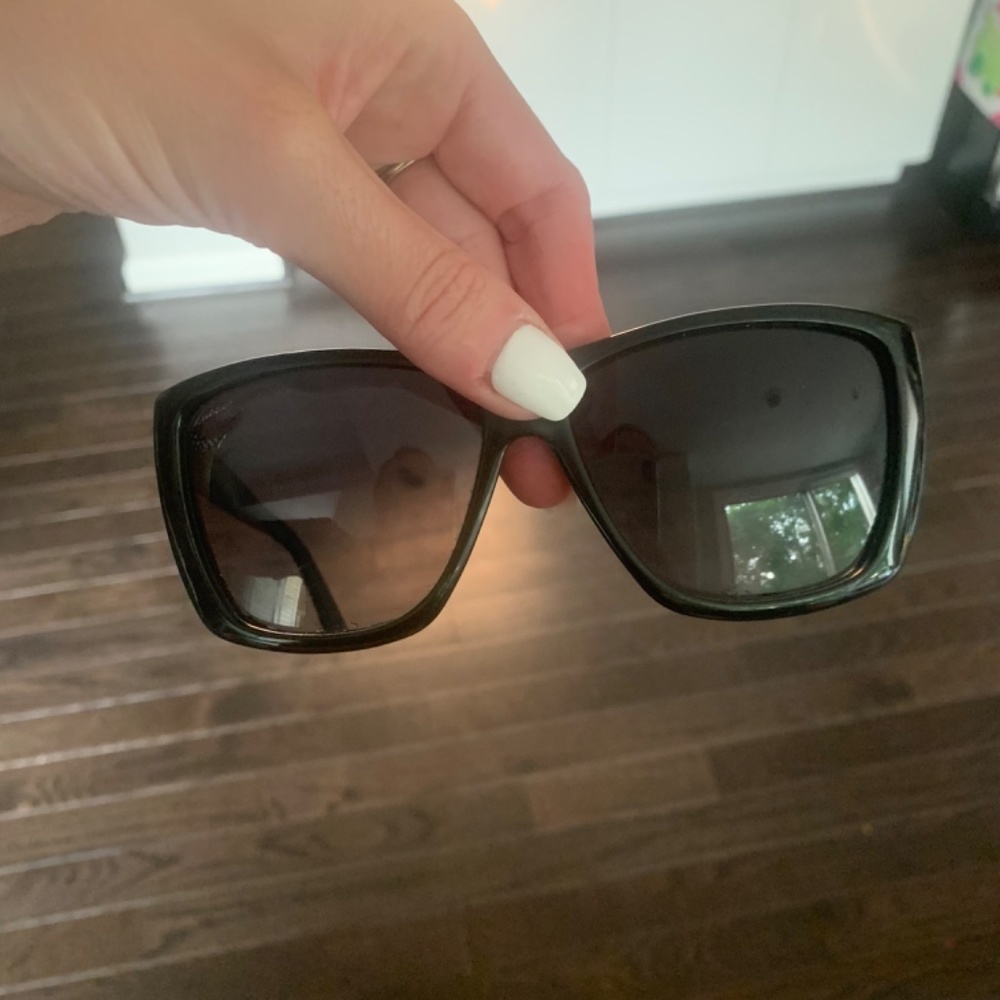 Gucci sunglasses - Picture 2 of 3